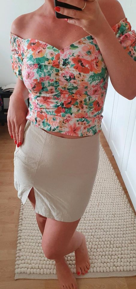 Zara Bluse Top Shirt Blumen bunt Gr. XS in Halle