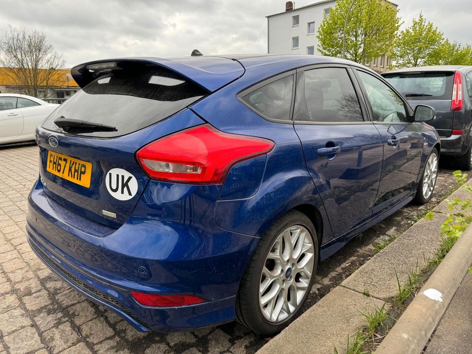 Ford Focus 1,0 EcoBoost 92kW ST-Line*UK* in Hamburg