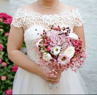 Brautkleid / Hochzeitskleid mit Spitze und Schleppe Nordrhein-Westfalen - Linnich Vorschau