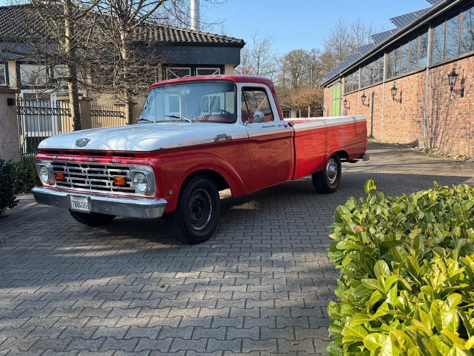Abbildung des Autos Ford F100. V8, Automatik…