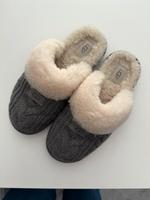 UGG Hausschuhe grauer Strick Nordrhein-Westfalen - Leverkusen Vorschau