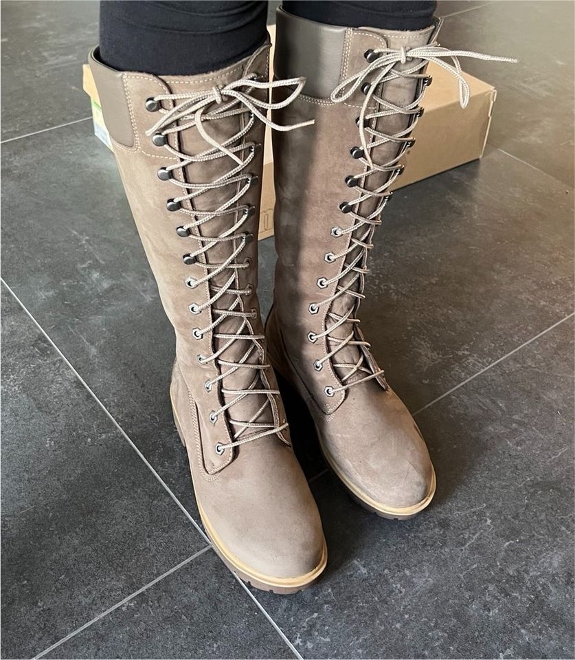 Timberland Stiefel Boots Taupe / Light Brown Größe 6.0 EUR 37 in Kraichtal