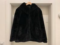 Kuschelig warme Winterjacke Damen Gr. 38 schwarz Fell Bayern - Treuchtlingen Vorschau