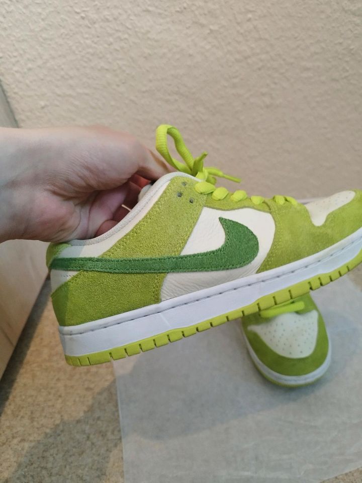 Nike SB Dunk Low Green Apple OG EU 40.5 US 7.5 high Jordan 4 11 1 in Erfurt