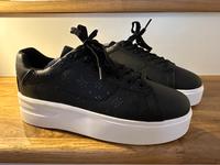 REPLAY Sneaker Schuhe schwarz weiß Gr.38 Neuwertig Niedersachsen - Bad Rothenfelde Vorschau