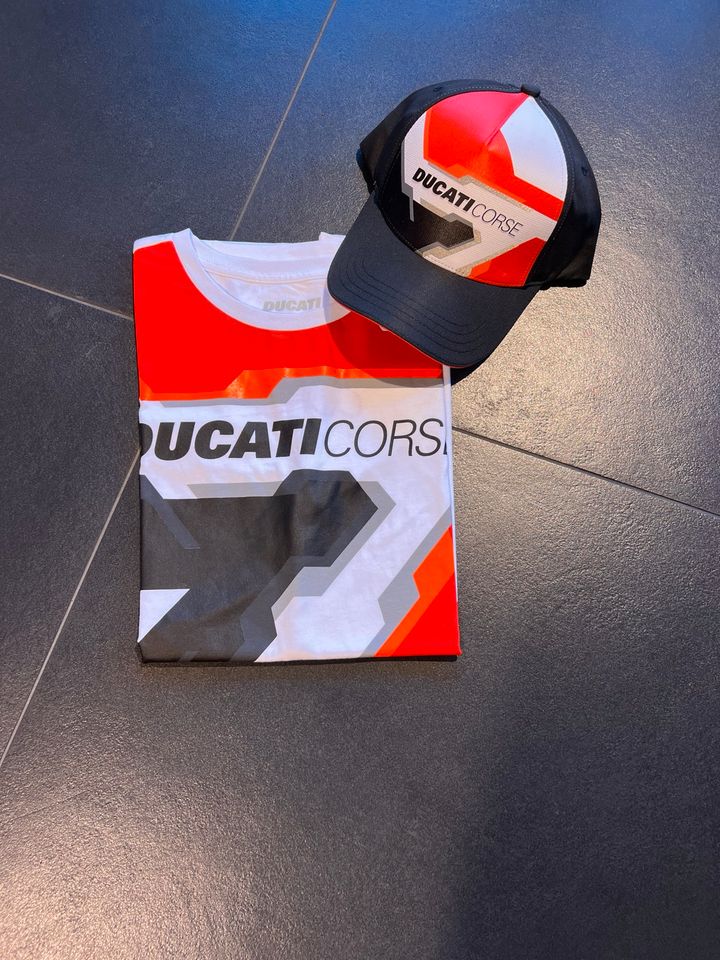 Tshirt mit Kapp Ducati Corse Gr. S in Windach