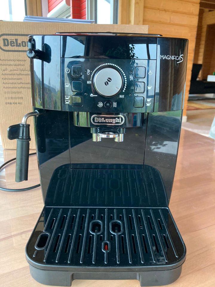DeLonghi Magnifica S  Kaffeevollautomat kaum benutzt in Güglingen