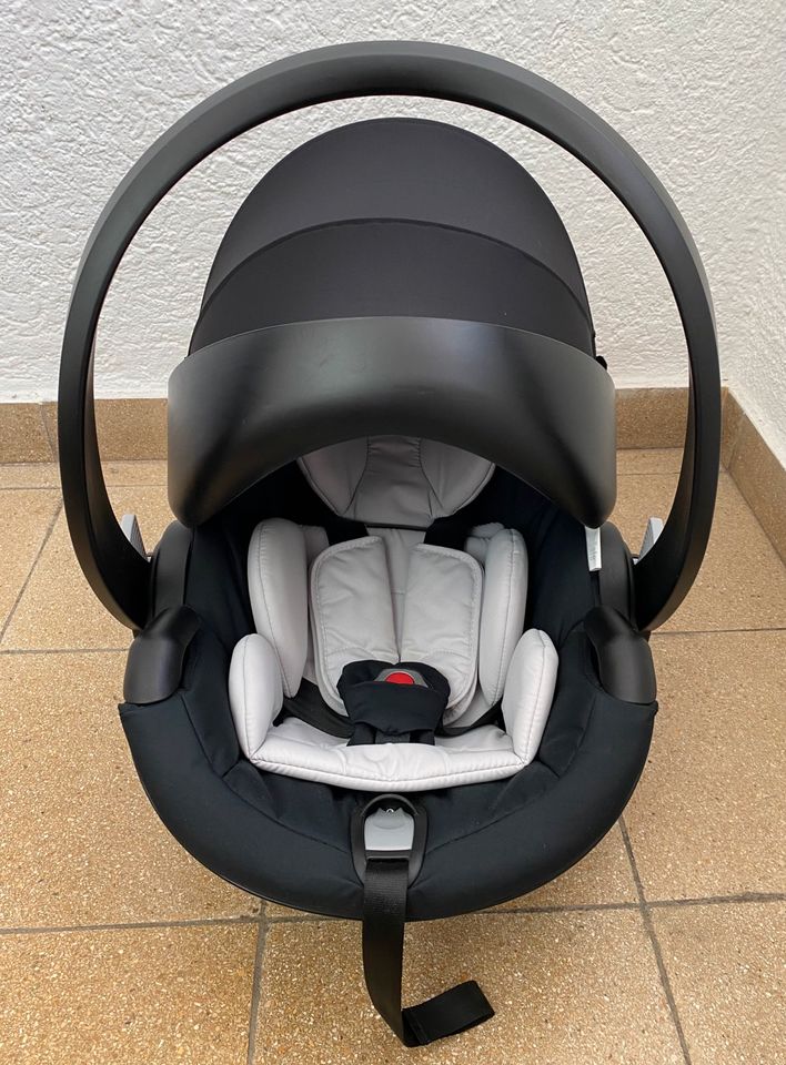 Autositz, Babyschale, Stokke iZi Go Modular X1 i-Size by BeSafe in Esslingen