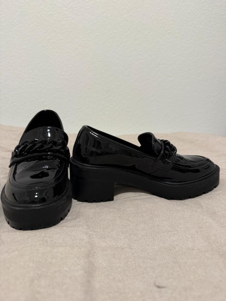 Schwarze Lack Business Schuhe mit leichten Absatz Gr. 38 in Riegel