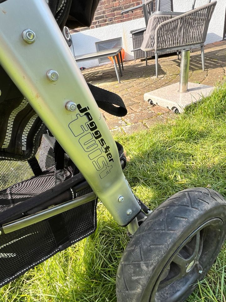 TFK Buggy Joggster Twist schwarz mit Luftreifen in Kamp-Lintfort