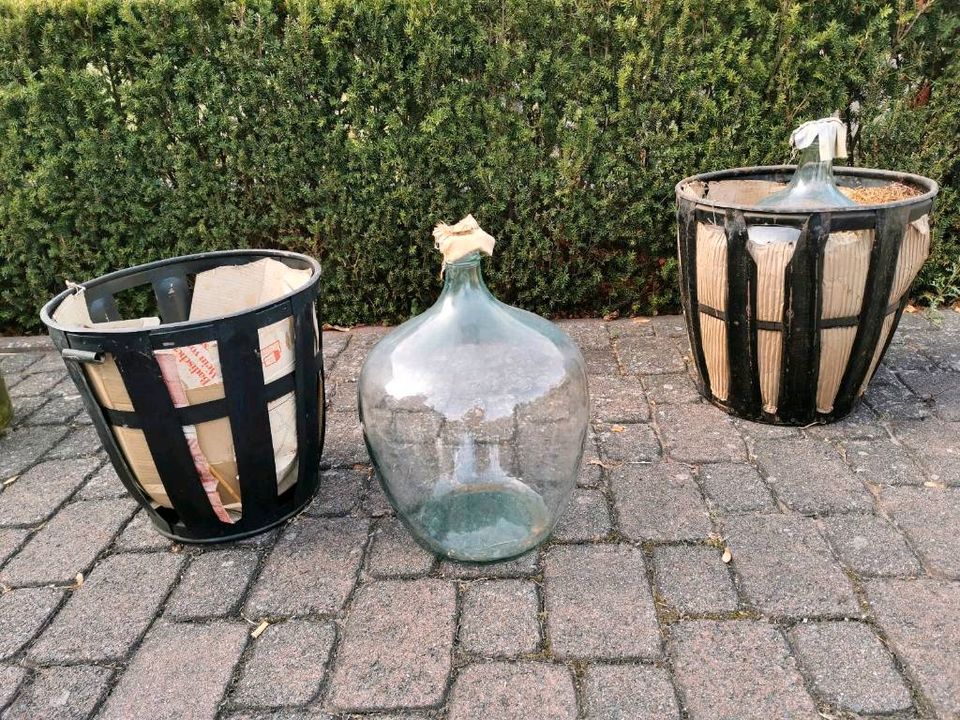 Ballonflasche im Korb, Ballonflasche, Glas Flasche, Dekoration in Großheubach