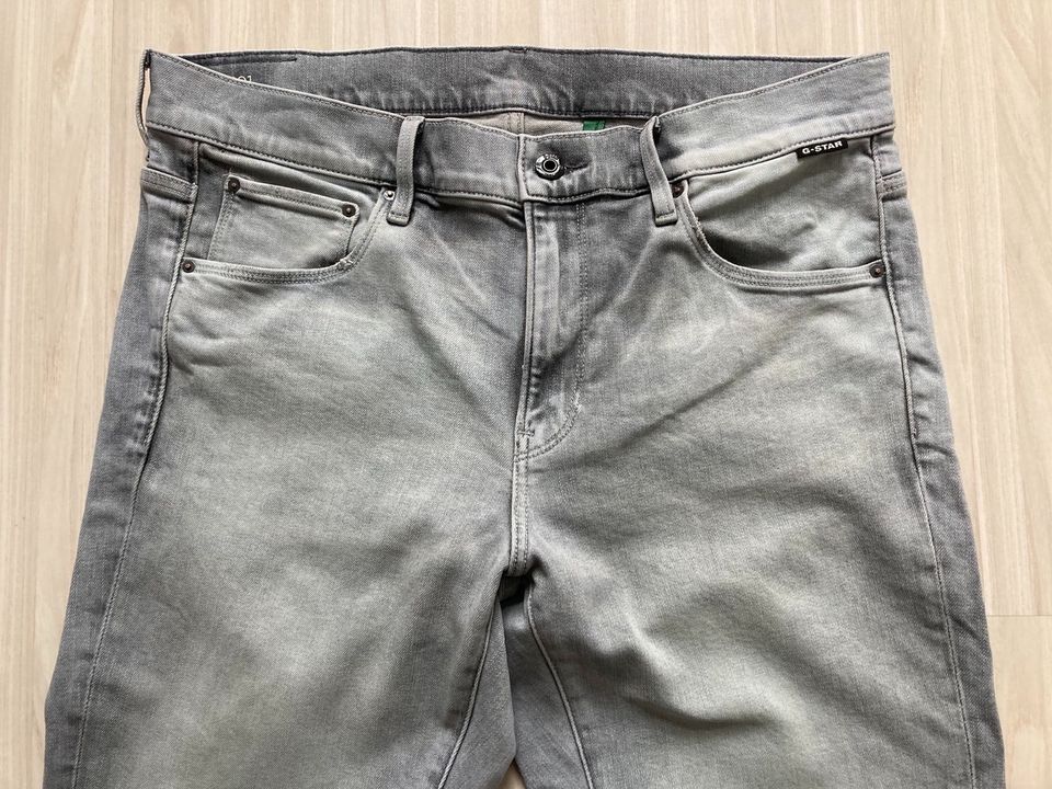 G-Star RAW, 3301 Flare, Jeans, Gr. W32/L34 neuwertig in Halle