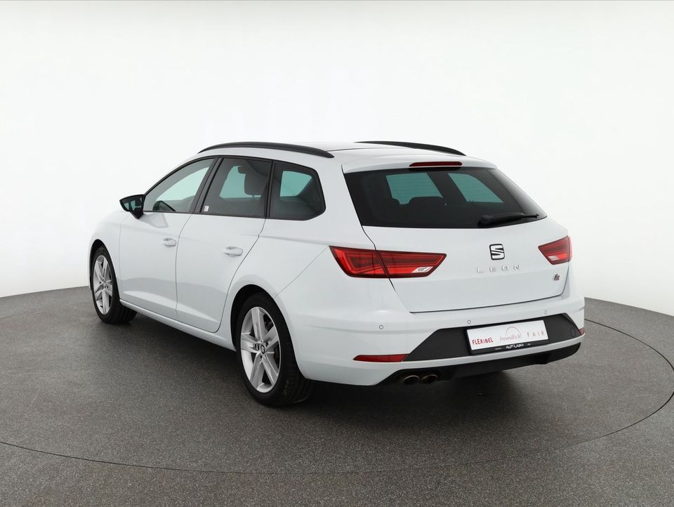 Seat Leon ST 2.0 TDI FR LED VC Navi Pano Beats DAB in Chemnitz