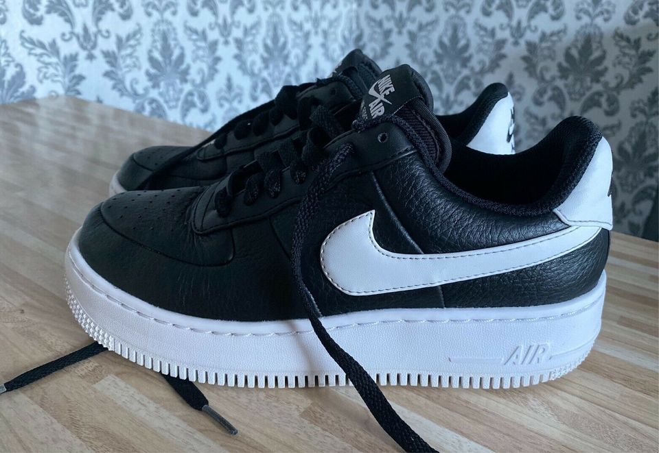 NIKE AIR FORCE 1 /39 SNEAKER SCHWARZ/WEIß in Bayern - Höhenberg i. T. |  eBay Kleinanzeigen ist jetzt Kleinanzeigen