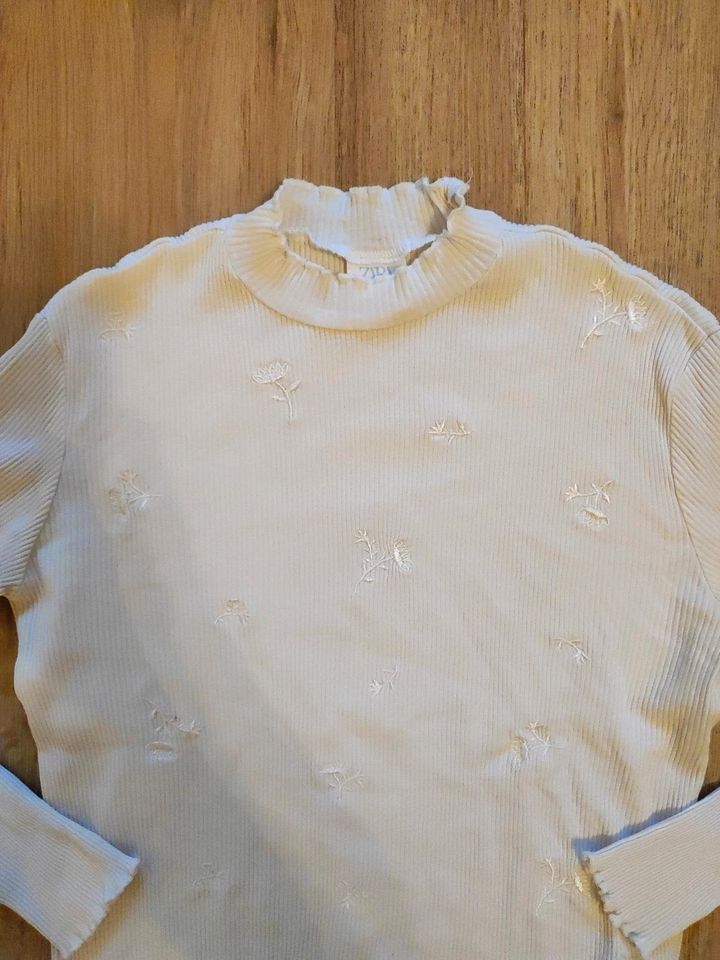 Langarmshirt Creme Zara Gr. 152 in Garmisch-Partenkirchen