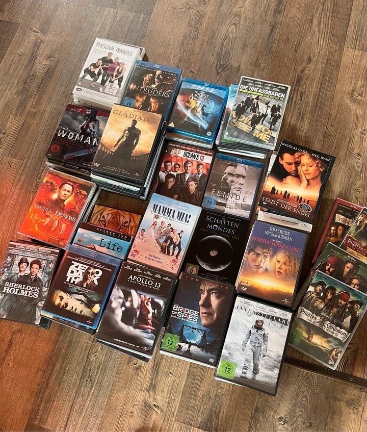 100 DVD Filme Original verpackt Top Filme in Offenbach