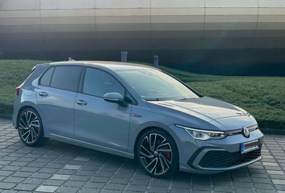 VW GOLF 8 GTI mieten Leihwagen Mietwagen Rent a car Langzeitmiete in Oberhausen