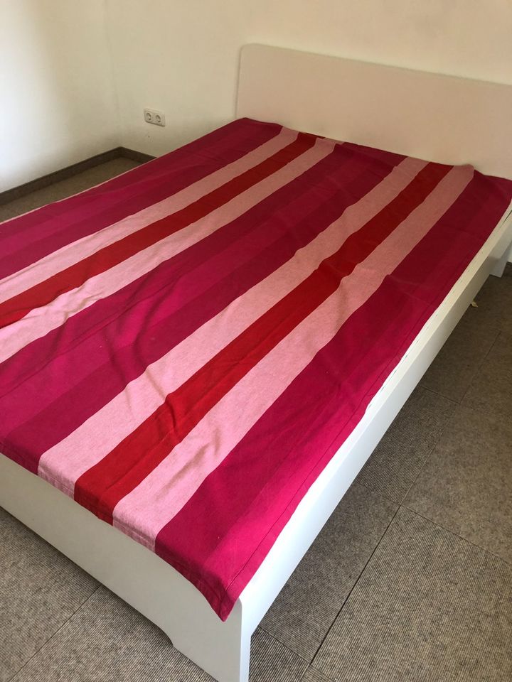 Ikea Bett 140 cm breit in Essen
