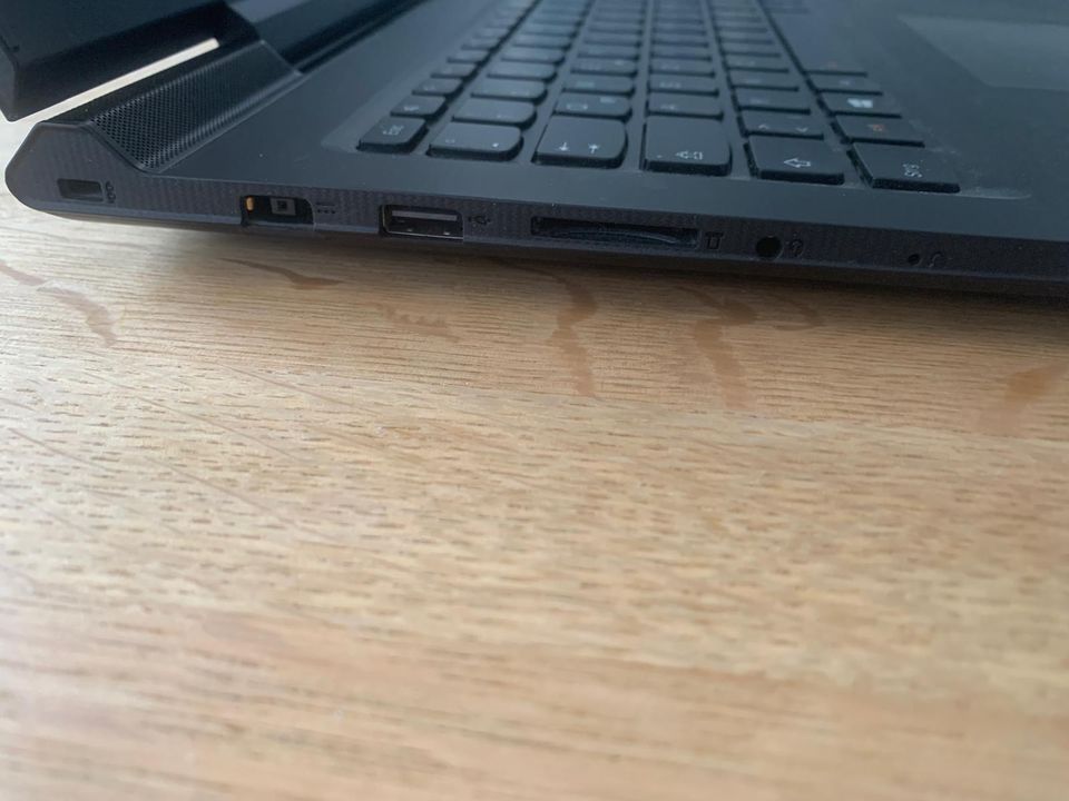 Laptop von Lenovo in Goch