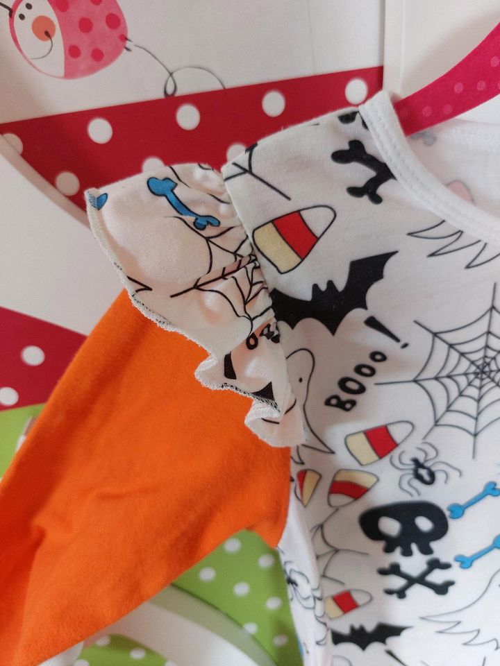 Niedliches Kleid für Halloween  mit Flügelärmeln in Erfurt