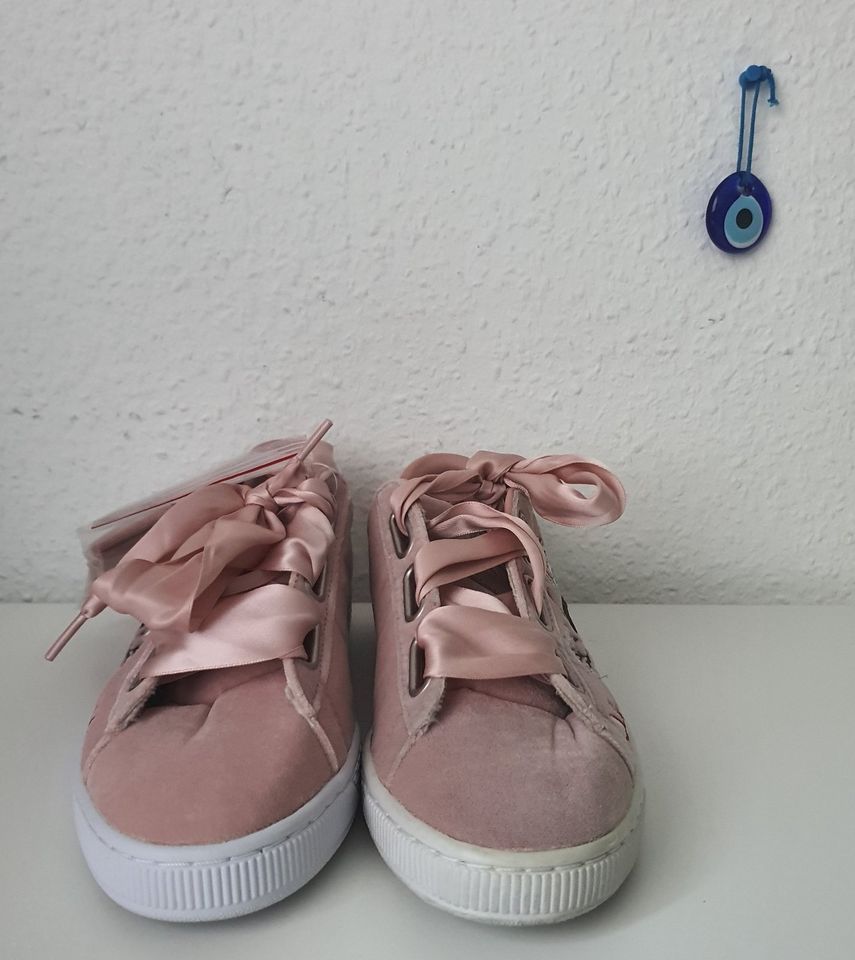 Puma Sneaker "Basket Heart Hyper EB Blumen Schuhe Rose Gr39 Neu in Bochum