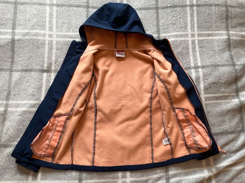 Softshelljacke Yigga Gr. 140 blau in Berlin