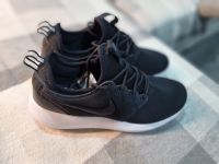 Schuhe Roshe Two Nike gr 39 Neu ungetragen Nordrhein-Westfalen - Mönchengladbach Vorschau