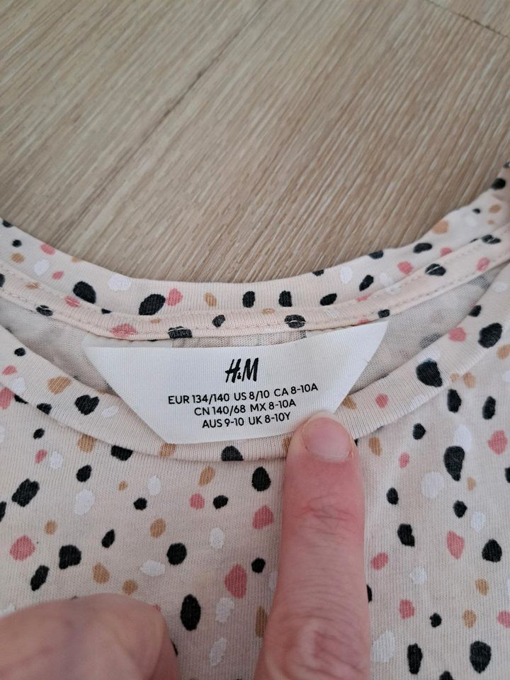 T Shirt Paket in Gr. 128 / 134 / 140 Jako-o, H & M, Benetton in Adendorf