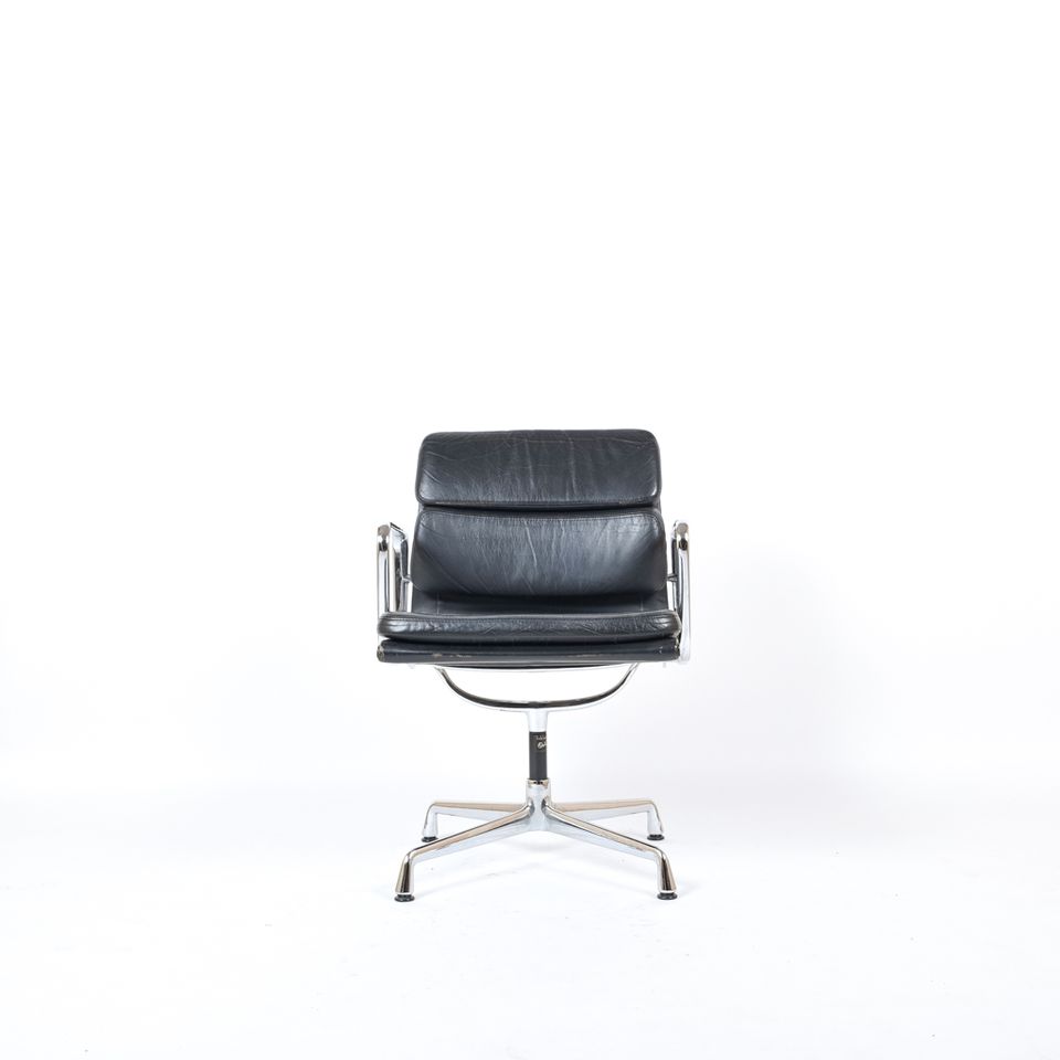 Vitra | EA208 | Softpad Chair in Berlin