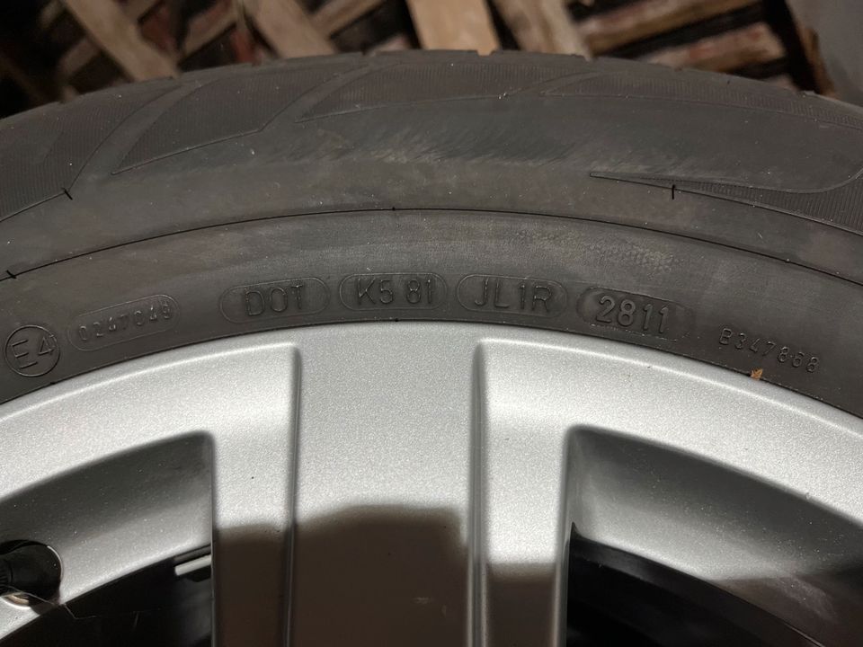 Original Audi Felgen Reifen 235/65 R17 Sommerreifen 5x112 in Neustrelitz