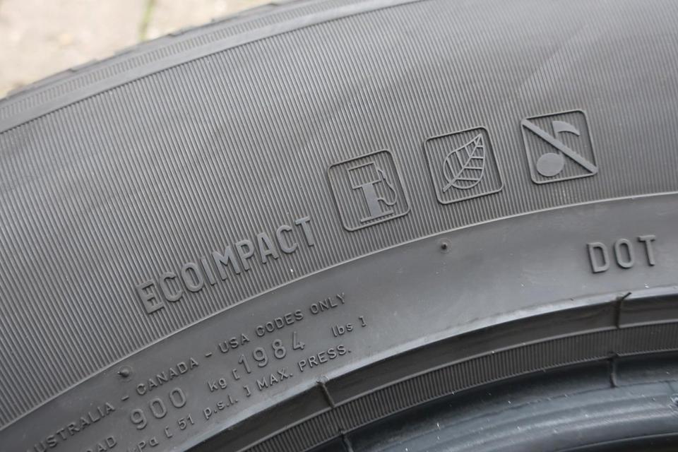2x Winterreifen Reifen Pirelli Scorpion Winter 235/65 R17 | 104H in Koblenz