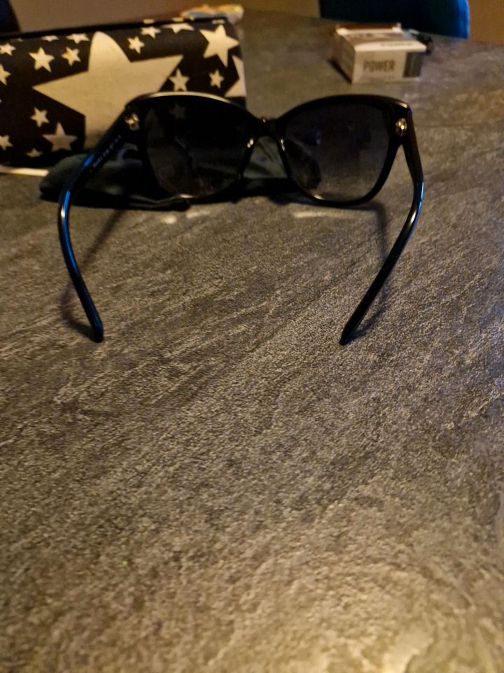 2 Sonnenbrillen in Velpke