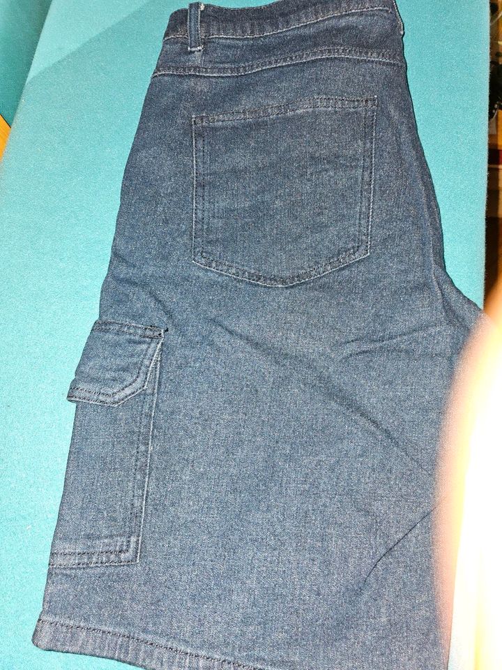 Stretch-Jeans-Shorts Regular Fit, Gr.52 Dunkelblau Denim/ wie neu in Pforzheim
