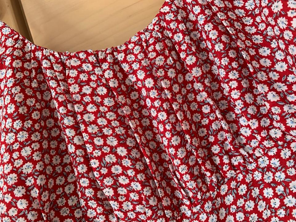wunderschöner Jumpsuit von NA-KD Gr. 40 Sommer rot mit Blumen in Aschaffenburg