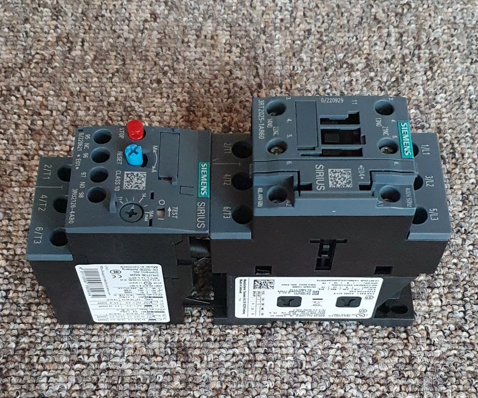 Siemens Schütz 3RT2025-1AR60 und Überlastrelais 3RU2126-4AB0 in Alzenau