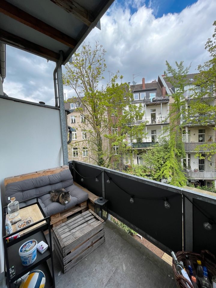 ZWISCHENMIETE: renovierte Altbauwohnung mit Balkon in top Lage in Köln