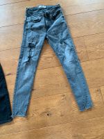 Jungen Jeans Gr. 28/30 und Gr. 29/32 schwarz Nordrhein-Westfalen - Schwerte Vorschau