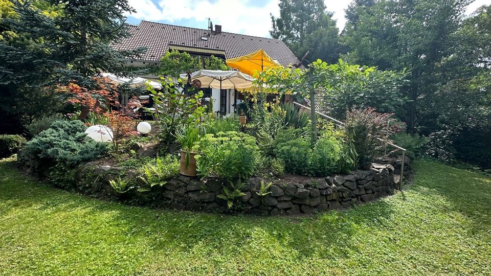 Ruhig gelegenes Anwesen mit herrlichem Garten in Güdingen in Saarbrücken