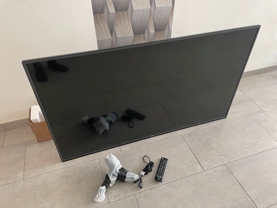 55 Zoll LG Smart TV 55UF6859 in Tülau