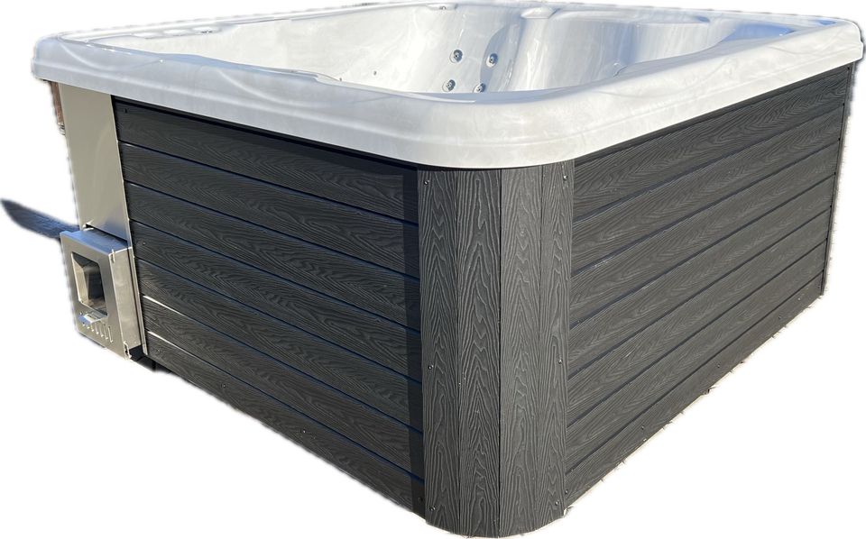 Acryl Whirlpool   Acryl Hot Tub   Neues Modell  225 cm x 225 cm in Rheinbach