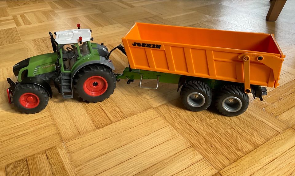 Siku RC Traktor 6880 mit RC Anhänger 6780 in Dresden