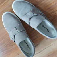 Slipper beige mit Schleife,  Wildleder TAMARIS Gr. 40 Nordrhein-Westfalen - Kall Vorschau