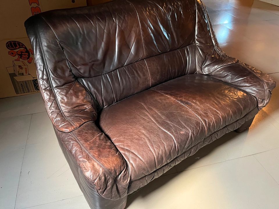 Leder-Sofa und Leder-Sessel in Leubsdorf