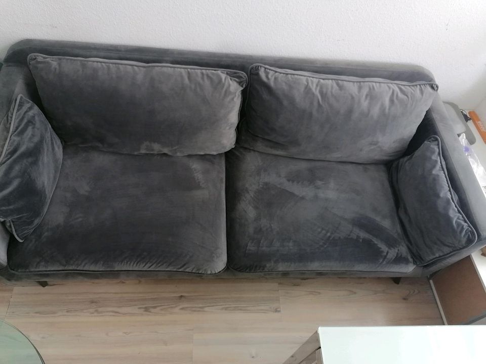 Ich verkaufe mein Sofa aufgrund eines Umzugs. Es ist in der Farbe in Gievenbeck