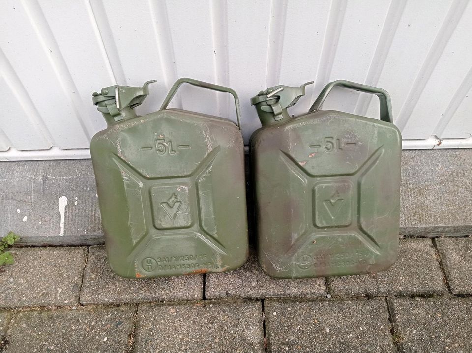 2 X Bundeswehr Kanister 5 Liter in Aachen