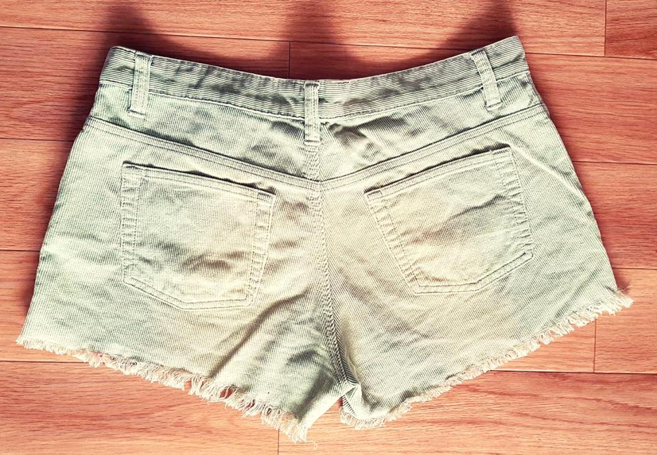 edc by Esprit Hot Pant, kurze Hose, Shorty in grün, Gr. 38/M in Erfurt