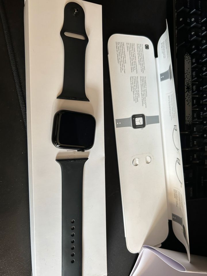 Apple Watch Series 6 44mm Neu u. ungetragen in Schkopau