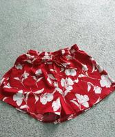 Short Sommershort Rot mit Blumen Größe M/38 Kurze Hose Bayern - Neustadt b.Coburg Vorschau