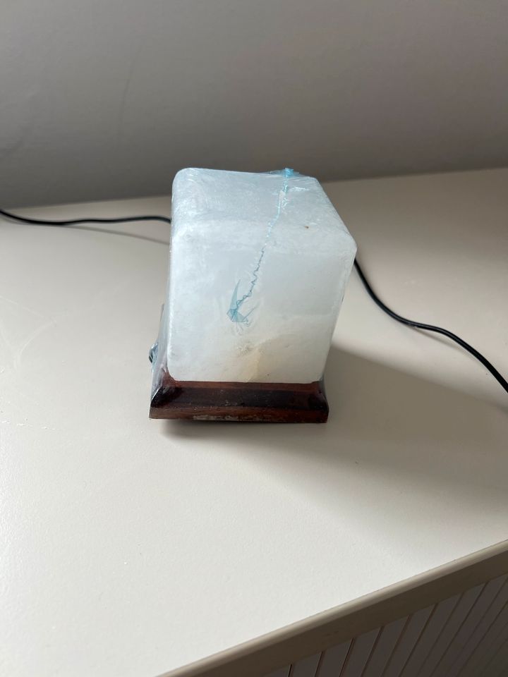 Salzlampe-Hochwertige leuchtbare Salzkristall in Leonberg