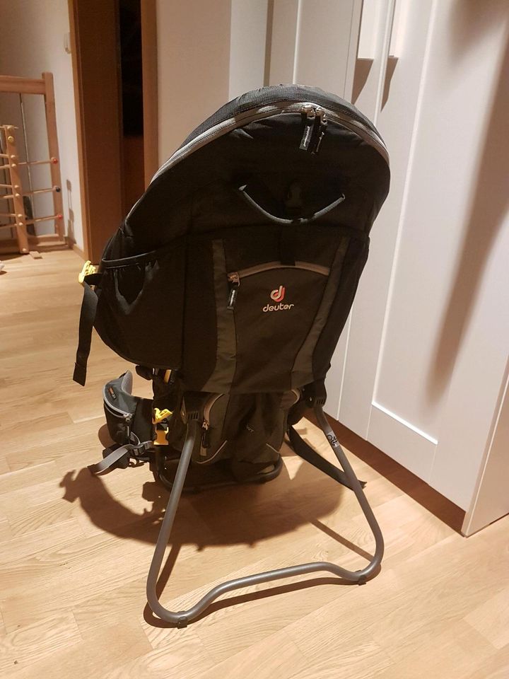 Neue Kinderkraxe von Deuter zu verkaufen in Meitingen